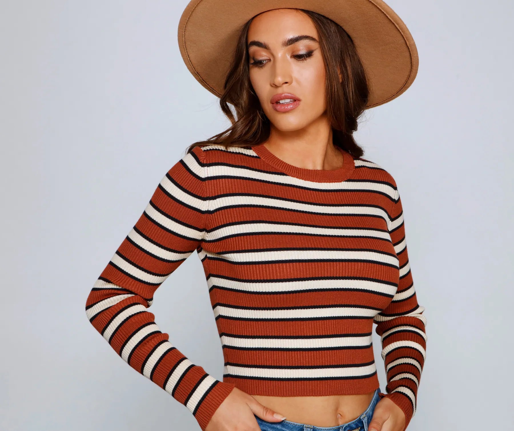 Exclusive Weekend Offers Inside Trendsetting Babe Cropped Sweater