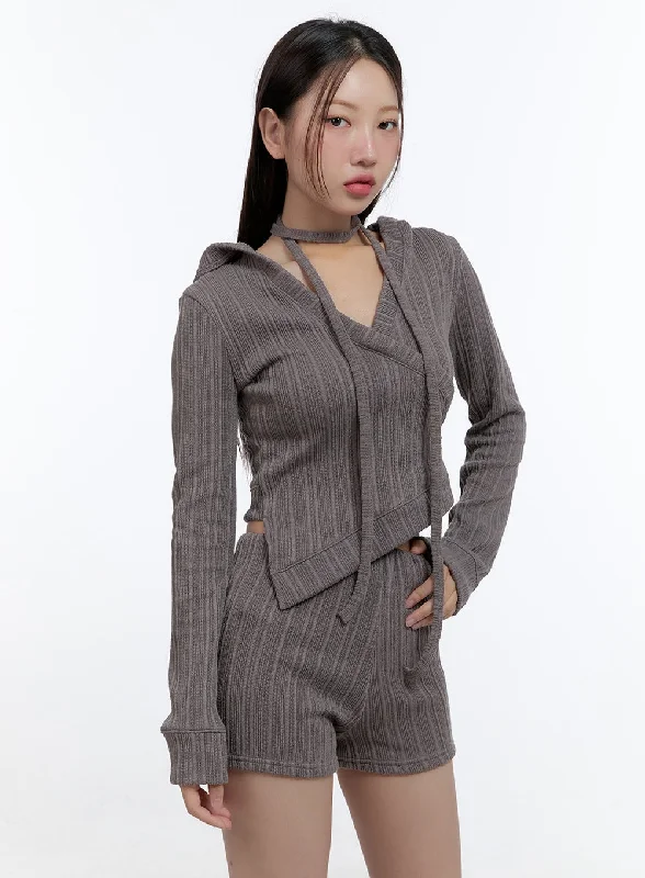 Weekend Wonders Await! Streamline Hooded Crop Top CS406