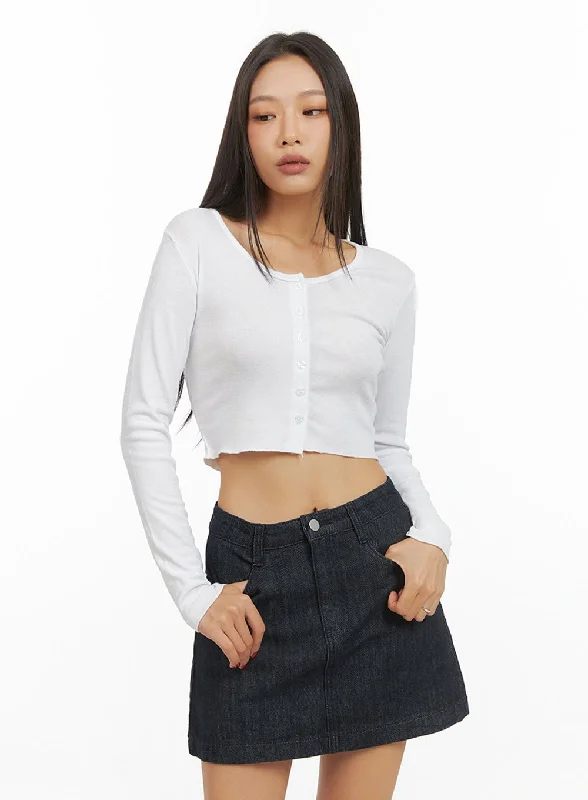 Weekend Savings Galore Buttoned U-Neck Crop Top IS427