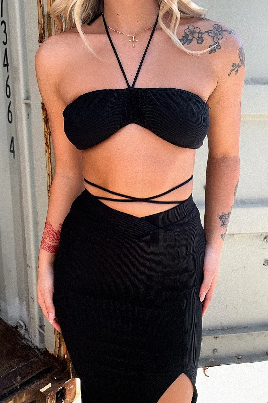 Weekend Deals That Impress Chanel Crop - Black