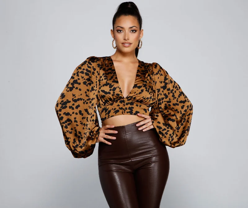 Celebrate the Weekend with Discounts Chic Look Leopard Print Crop Top