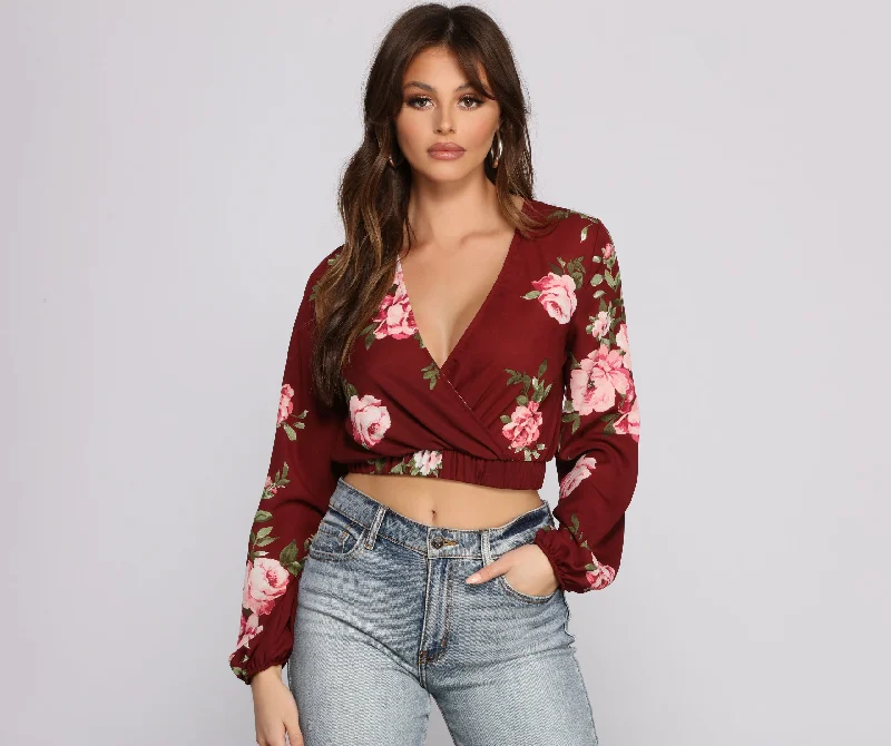 Weekend Discounts to Delight Sweet Intentions Floral Crop Top