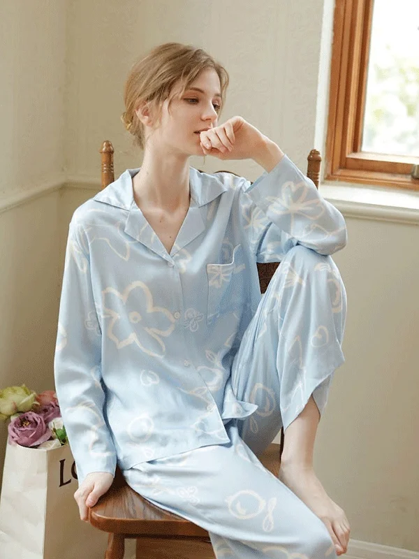 Weekend Specials to Indulge In Viscose Long Sleeve Turn-down Collar Pajama Sets For Women, Floral Print Sky Blue Color Loose Sleepwear Weekend Specials to Indulge In Viscose Long Sleeve Turn-down Collar Pajama Sets For Women, Floral Print Sky Blue Color Loose Sleepwear