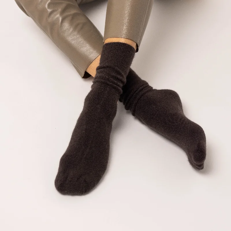 Weekend Bargains to Savor Possum Merino Wool HAMILTON Socks, Seal Brown